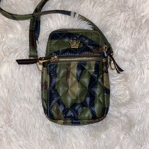 Oliver Thomas 24 + 7 Cellphone Crossbody! Used once! Super cute!